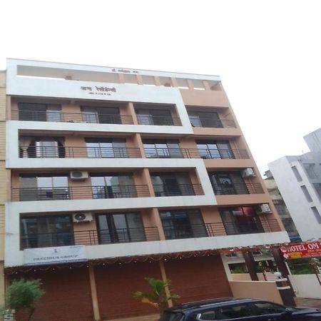 Hotel Om Sai Нави Мумбай Екстериор снимка