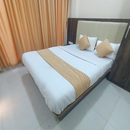 Hotel Om Sai Нави Мумбай Екстериор снимка