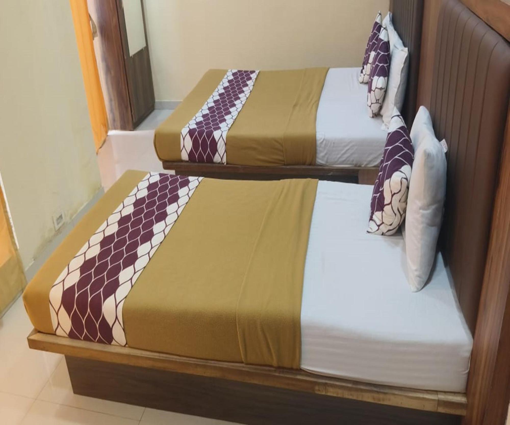 Hotel Om Sai Нави Мумбай Екстериор снимка