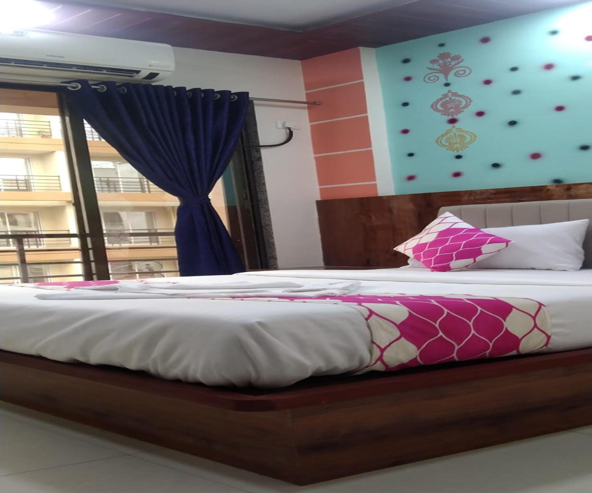 Hotel Om Sai Нави Мумбай Екстериор снимка