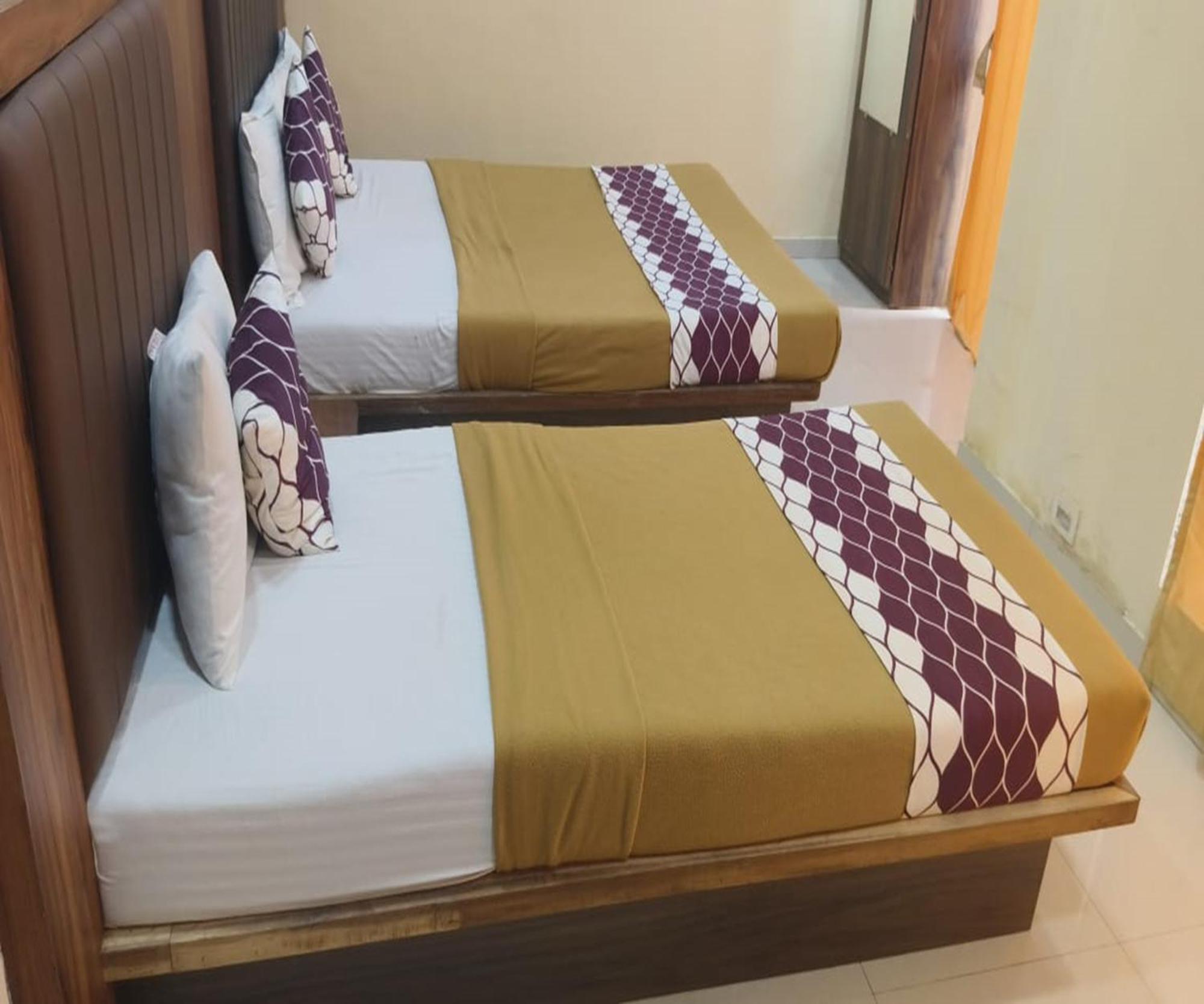 Hotel Om Sai Нави Мумбай Екстериор снимка